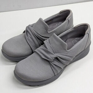 New Bzees Slip On Glimmer Loafer Women's Size 5